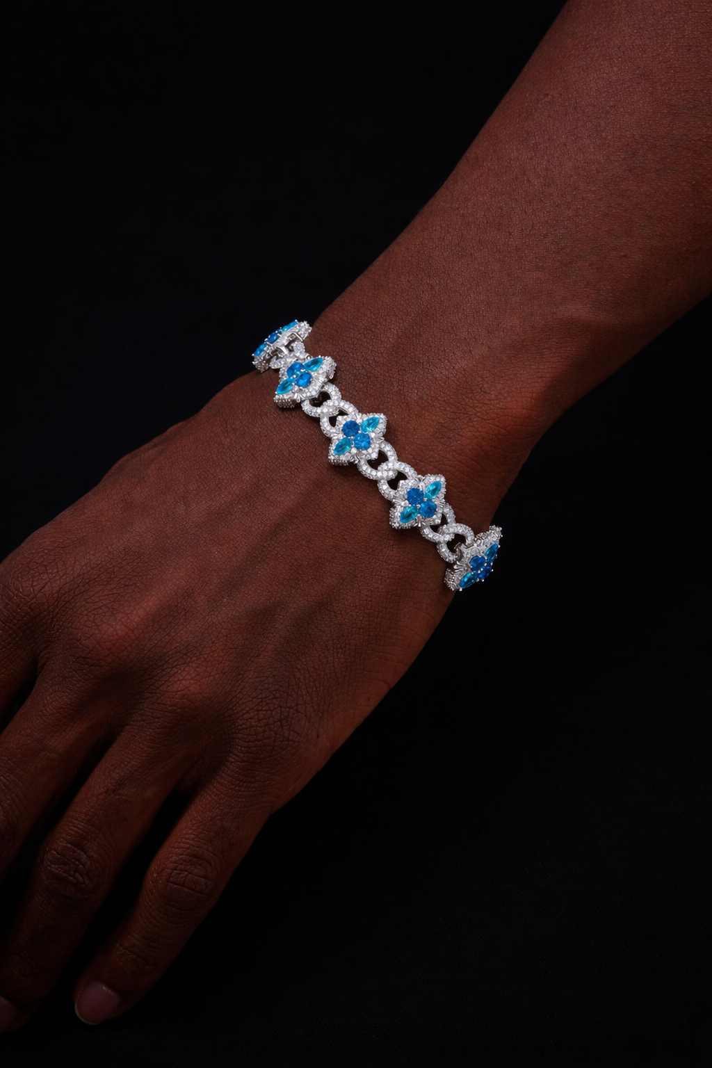 VERDANORA Blue Clover Iced Link Bracelet – Moissanit S925