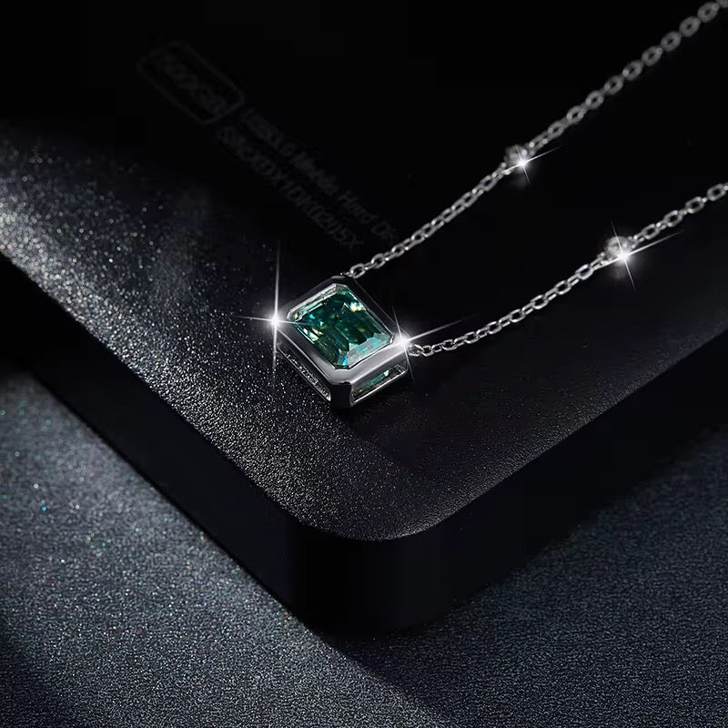 VERDANORA Emerald-Cut Green Moissanite Necklace – 2ct VVS1 – Rhodium S925