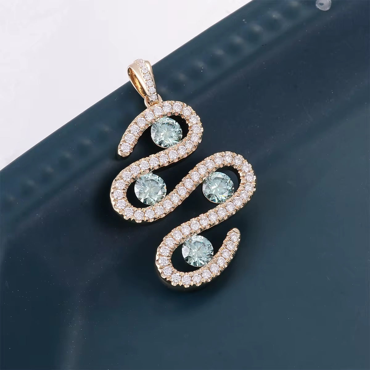 Verdanora 14K Gold Snake Necklace – Handcrafted with VVS Moissanite Diamonds
