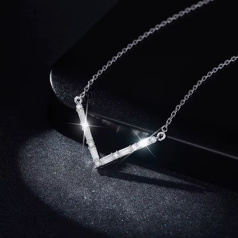 VERDANORA Minimal V Pendant Necklace – 925 Sterling Silver