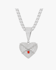 Verdanora Luxury Locked Heart Pendant – Handcrafted 925 Silver with VVS Moissanite